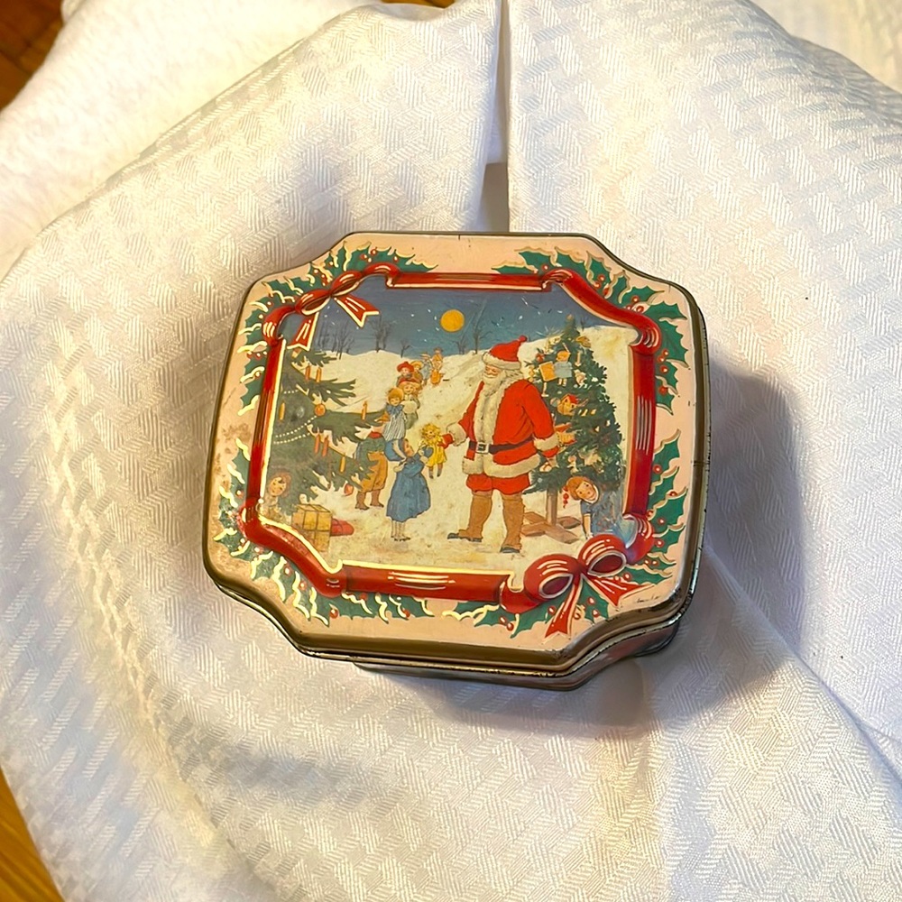 Old Fashion Meister Candy Tin 5 inches by 5 inches